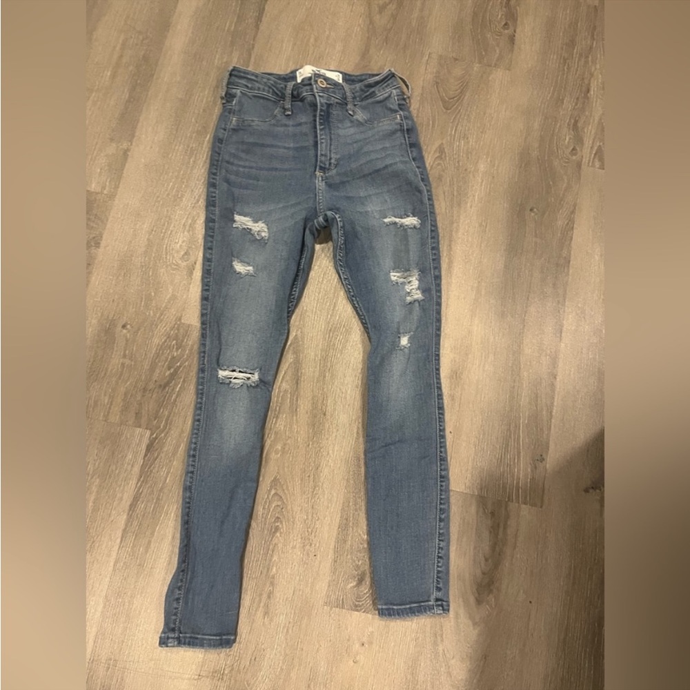Hollister Jeans size 1s (short)